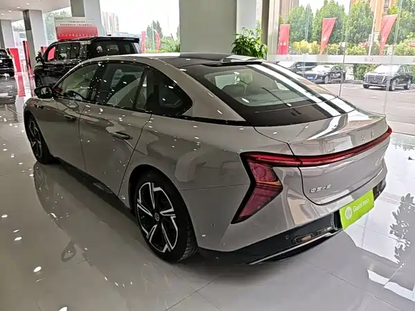 Hongqi EH7 2024