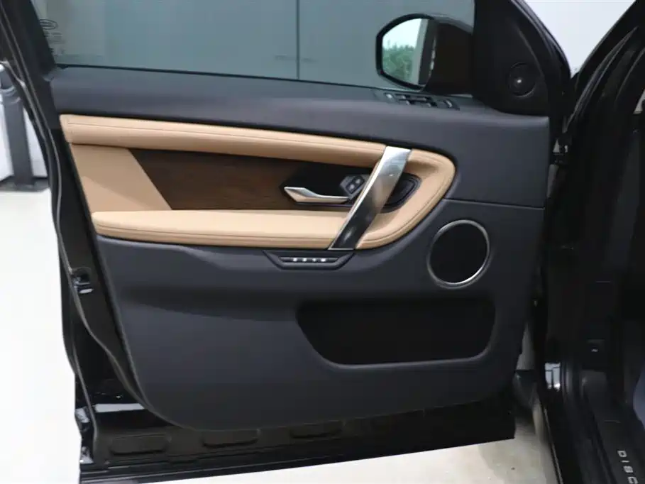 Land Rover Discovery Sport 2024 — фото 10