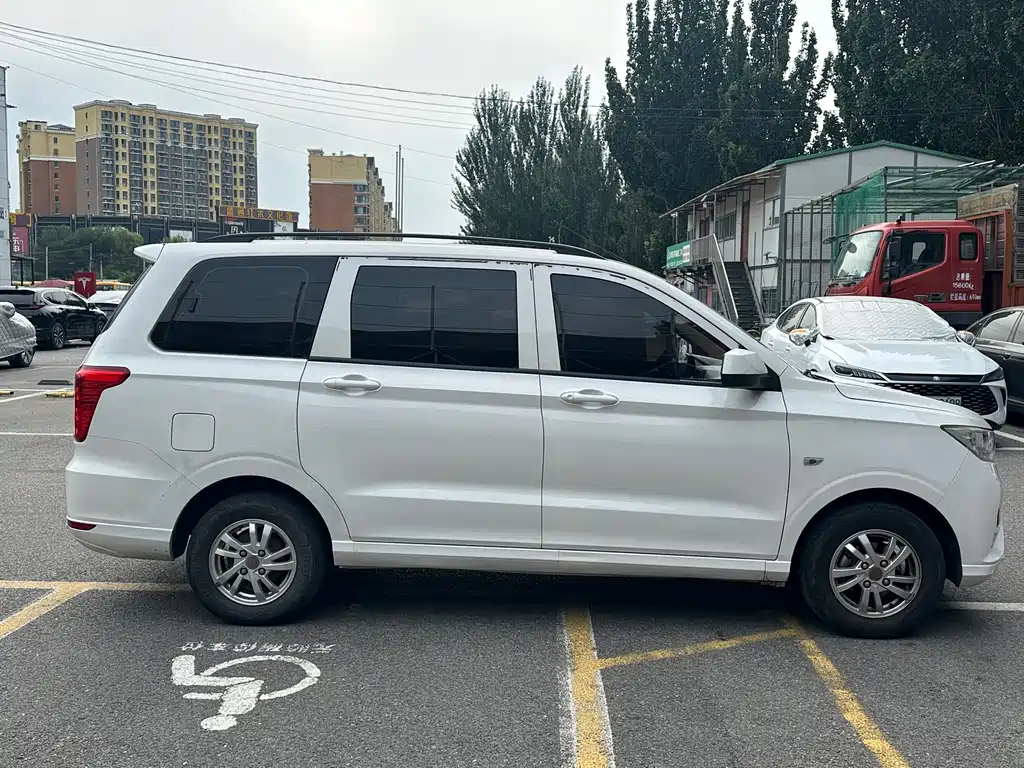 Wuling Hongguang 2019