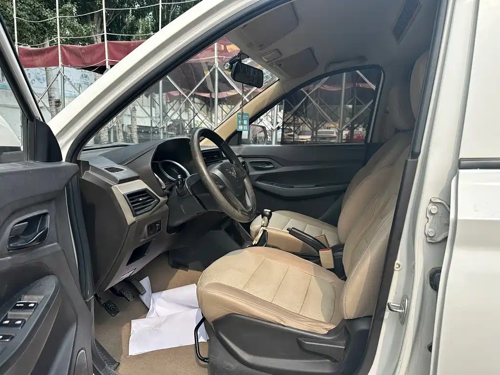 Wuling Hongguang 2019 — фото 10
