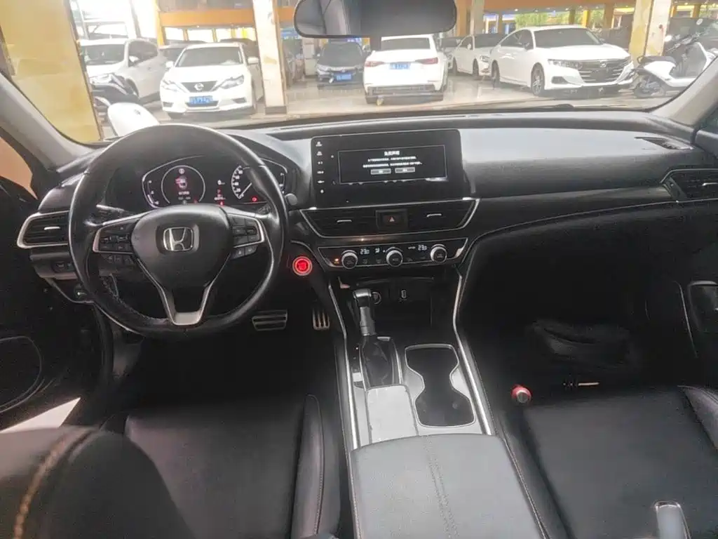 Honda Accord 2021 — фото 10