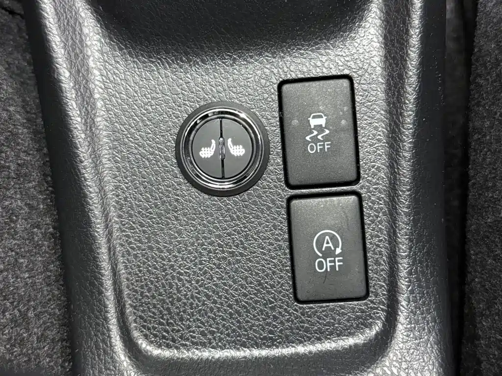 Toyota Yaris L 2022 — фото 18