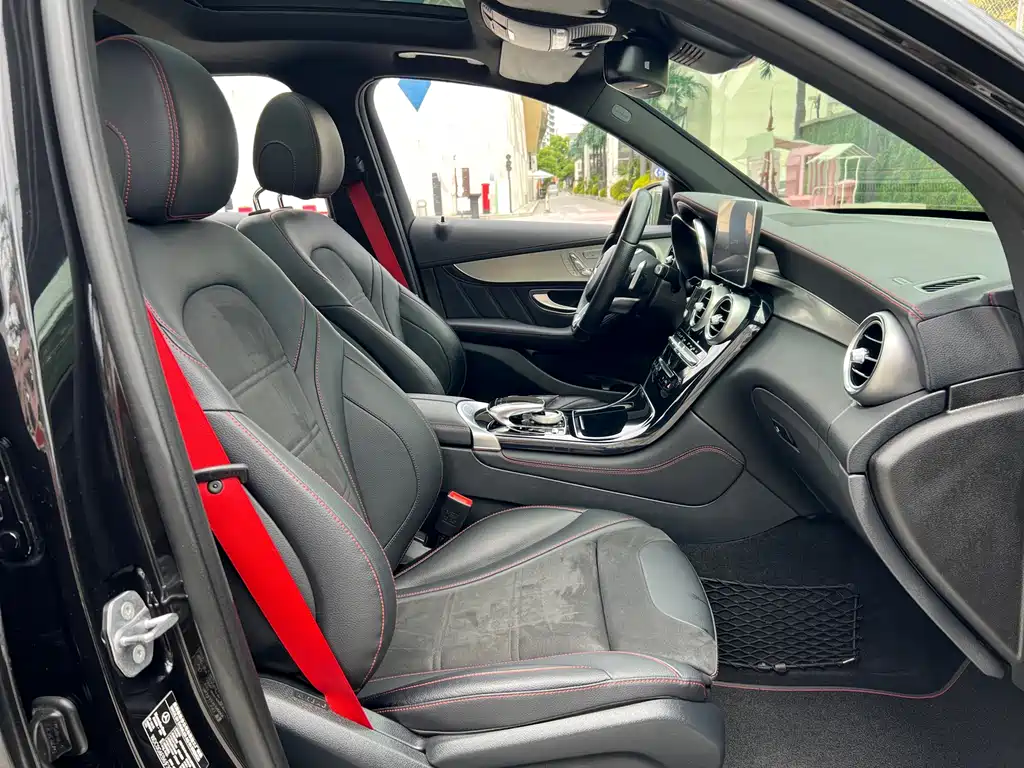 Mercedes-Benz GLC AMG 2018 — фото 12