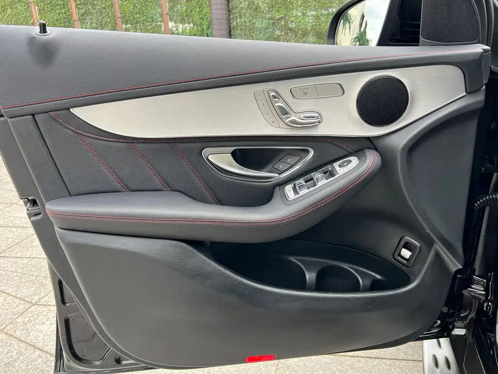 Mercedes-Benz GLC AMG 2018 — фото 20