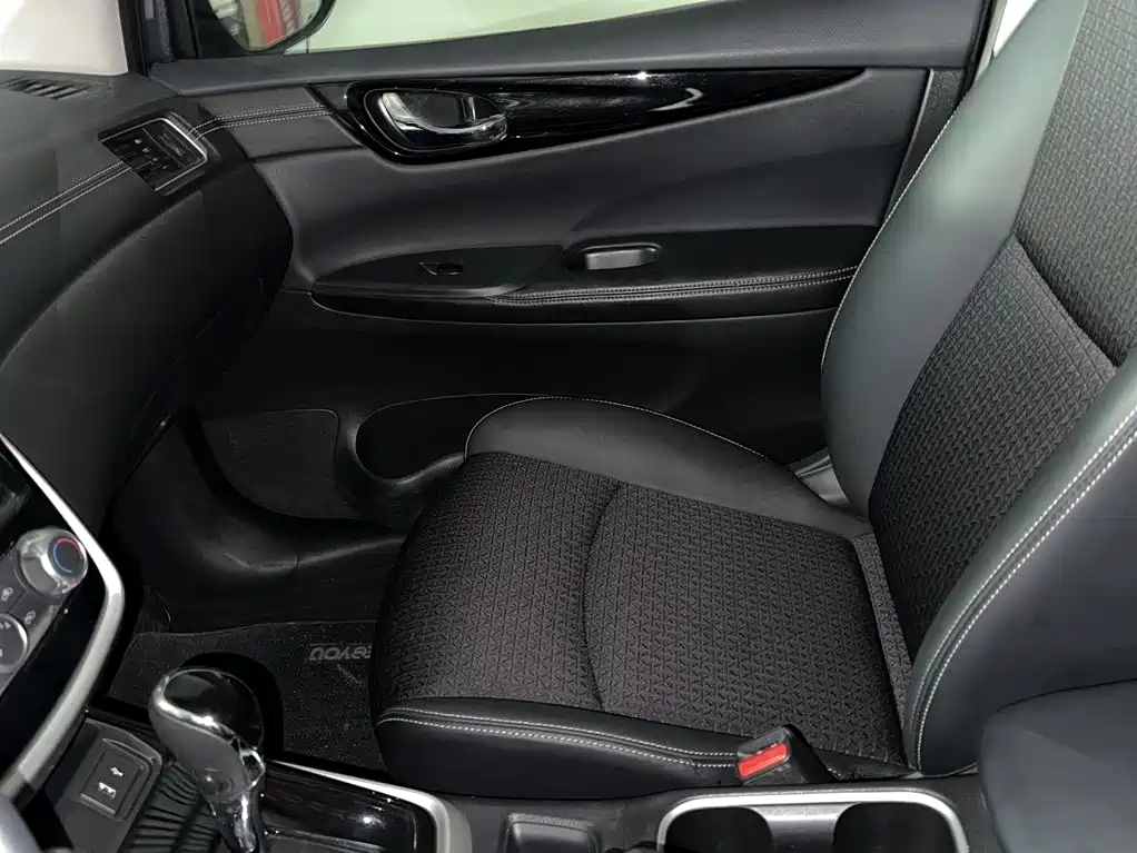 Nissan Tiida 2019 — фото 18