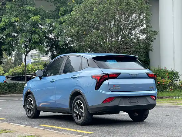 Neta V 2022