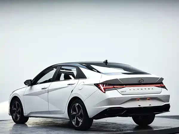 Hyundai Elantra 2022