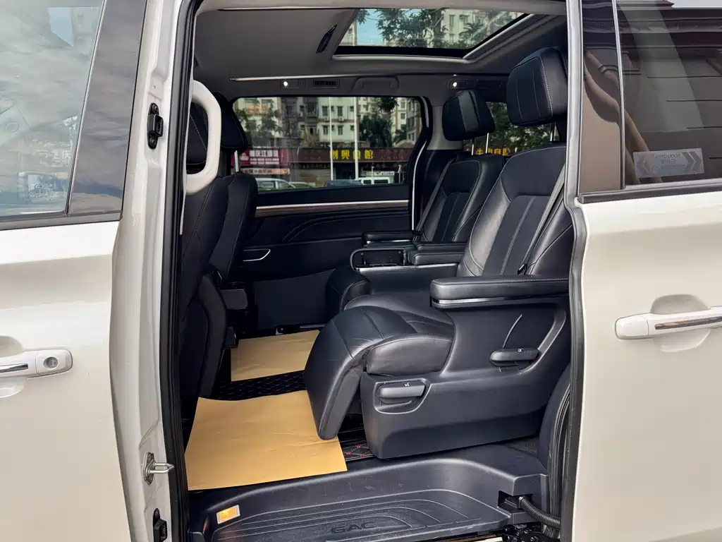 GAC Motor Trumpchi M8 2022 — фото 11