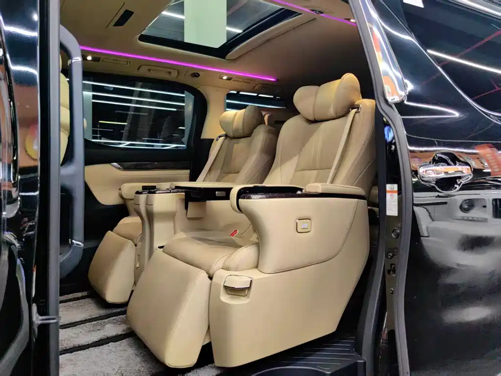 Toyota Alphard 2019 — фото 11