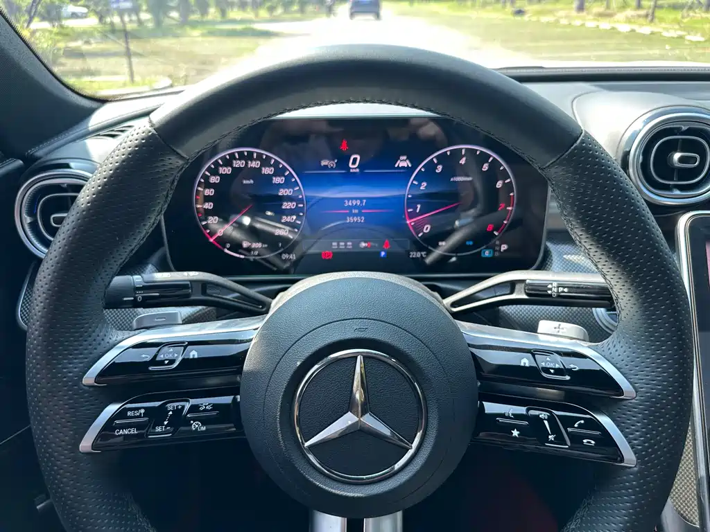 Mercedes-Benz C-Class 2025 — фото 13