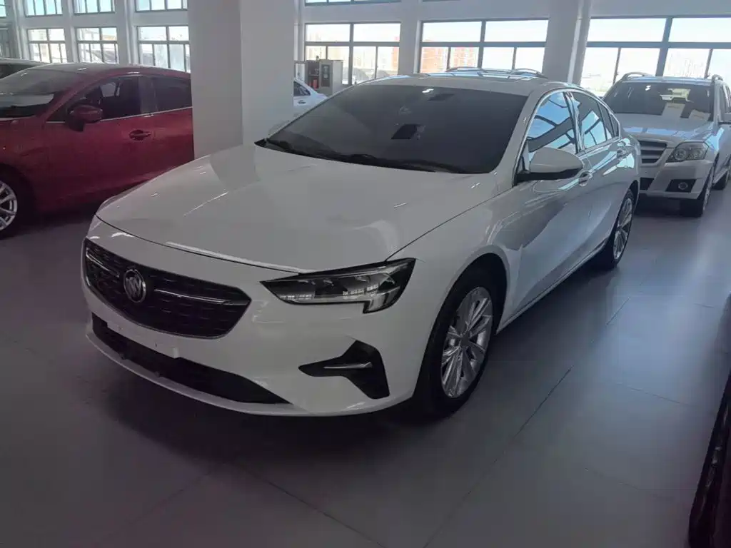 Buick Regal 2020 — фото 1