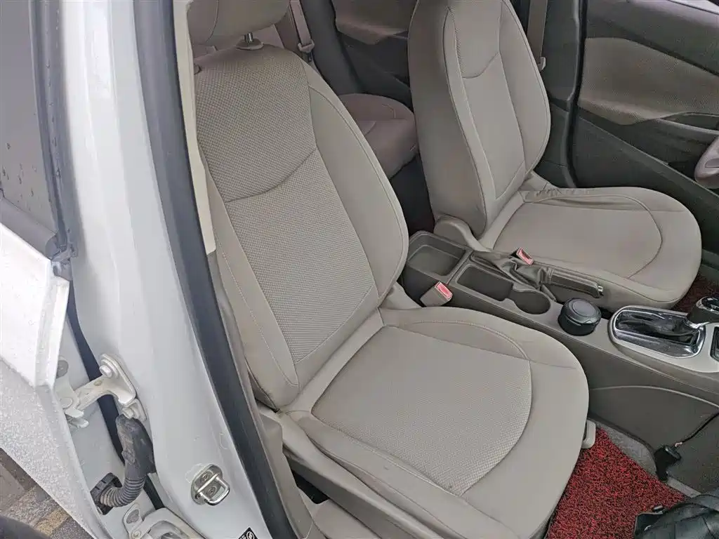 Chevrolet Cruze 2015 — фото 25