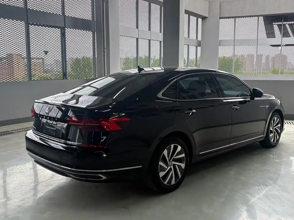 Volkswagen Passat New Energy 2020 — фото 10