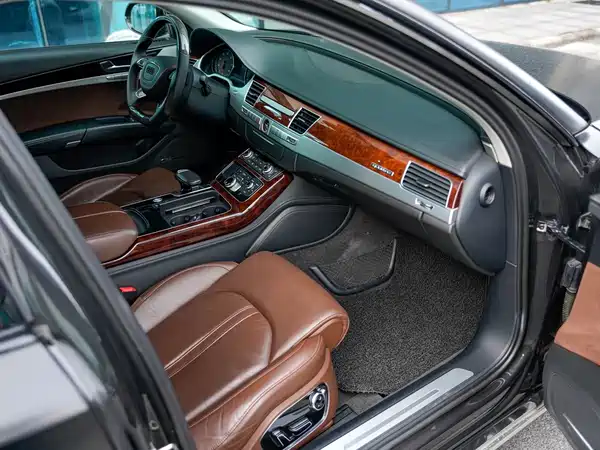 Audi A8 2011