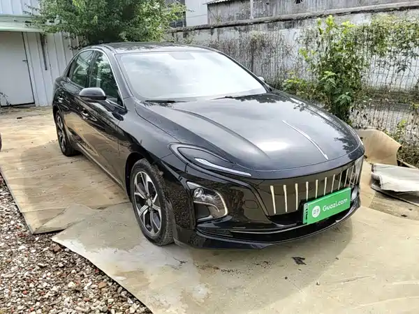 Hongqi E-QM5 2023