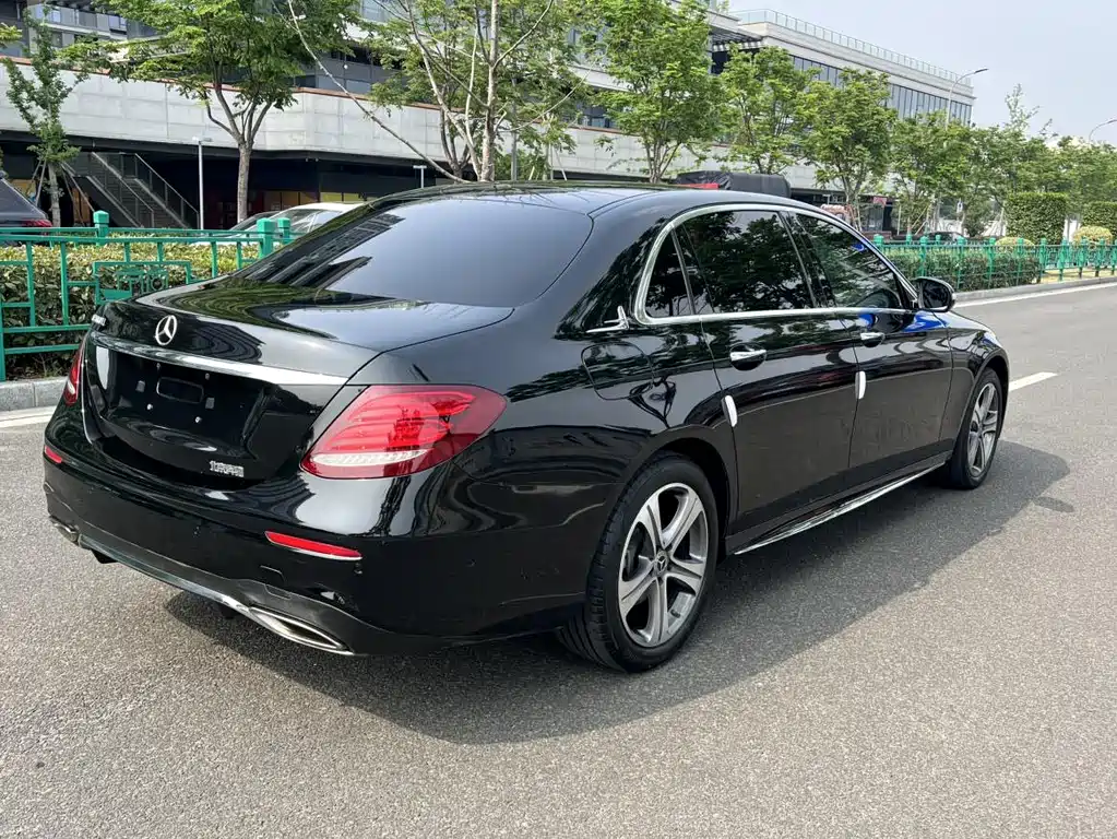 Mercedes-Benz E-Class 2020 — фото 13