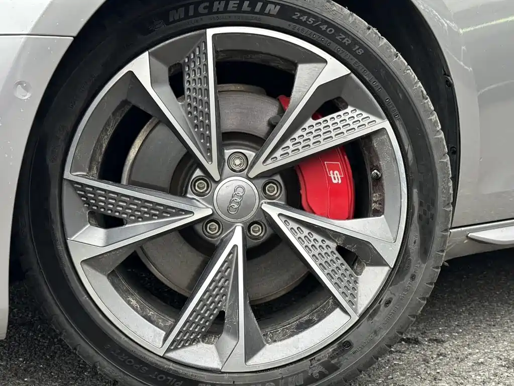 Audi A4L 2022 — фото 17