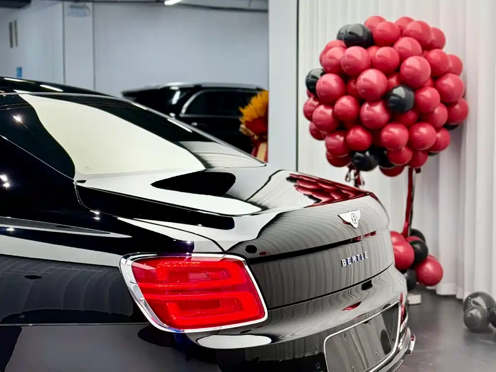 Bentley Flying Spur 2021 — фото 18