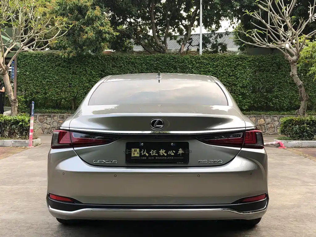 Lexus ES 2022 — фото 5