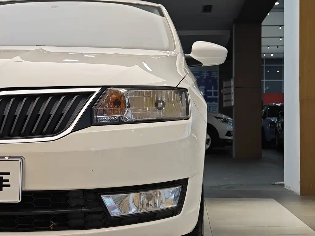 Skoda Rapid 2016 — фото 2