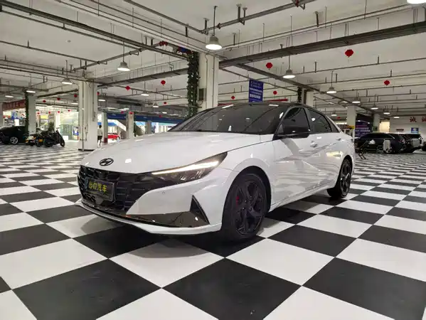Hyundai Elantra 2023
