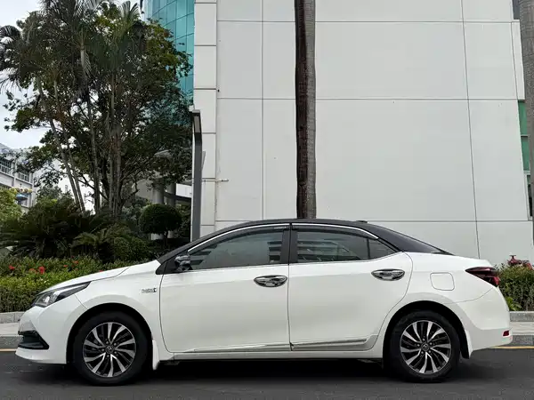 Toyota Corolla Dual Engine E+ 2019