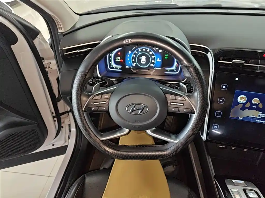 Hyundai Tucson 2023 — фото 11