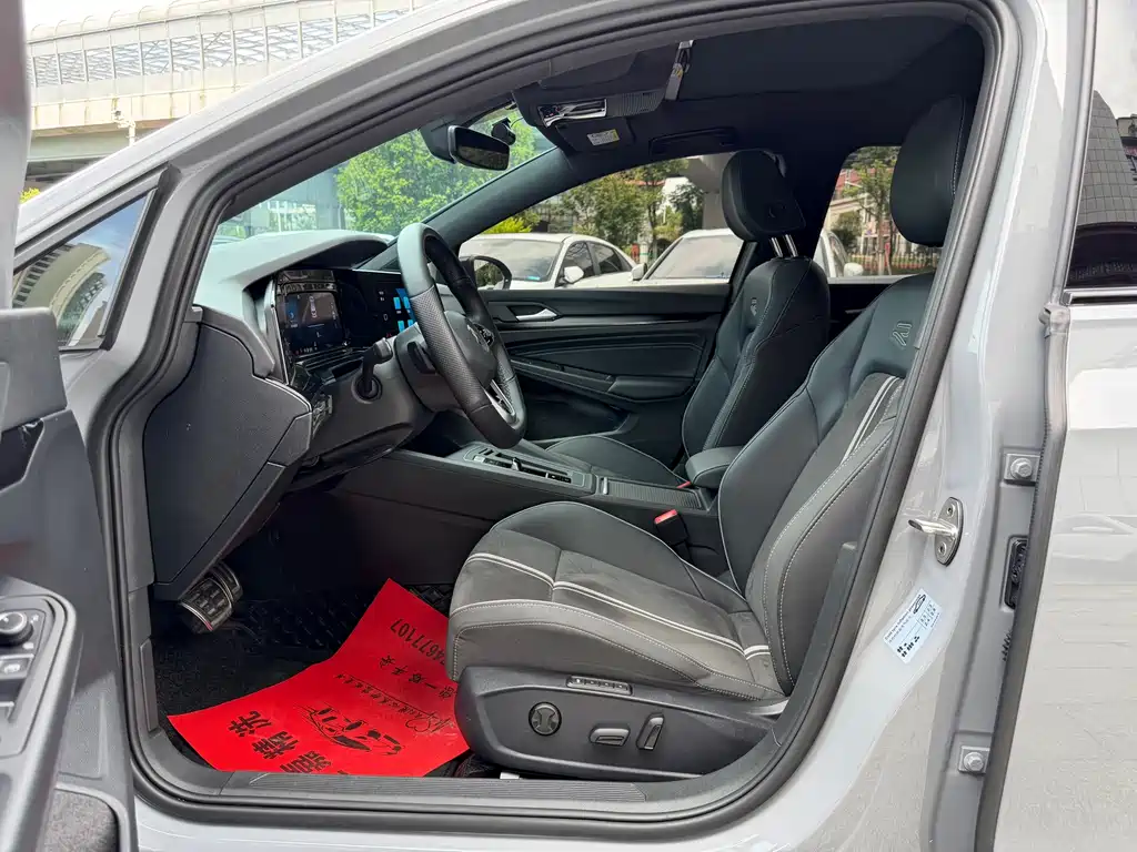 Volkswagen Golf 2023