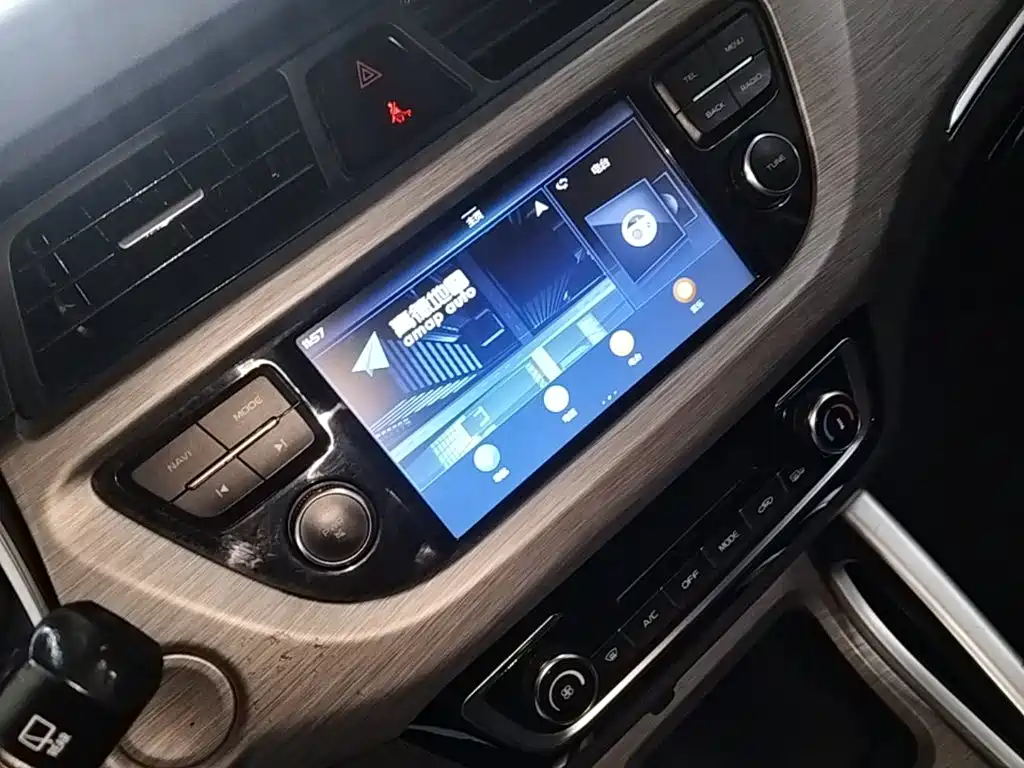 Geely Vision X3 2018 — фото 13