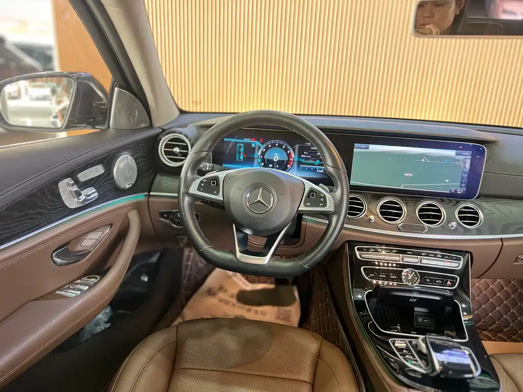 Mercedes-Benz E-Class 2017 — фото 11