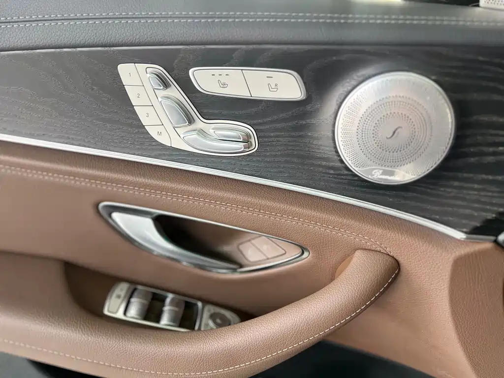 Mercedes-Benz E-Class 2017 — фото 9