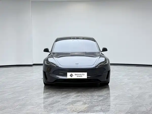 Tesla Model 3 2024