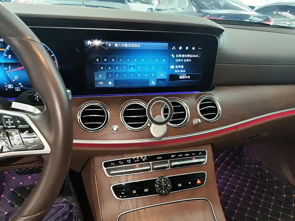 Mercedes-Benz E-Class 2023 — фото 13