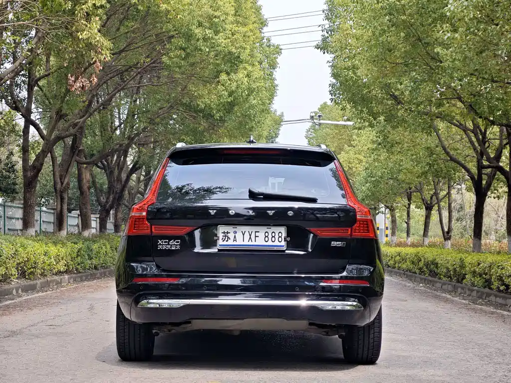 Volvo XC60 2022 — фото 4