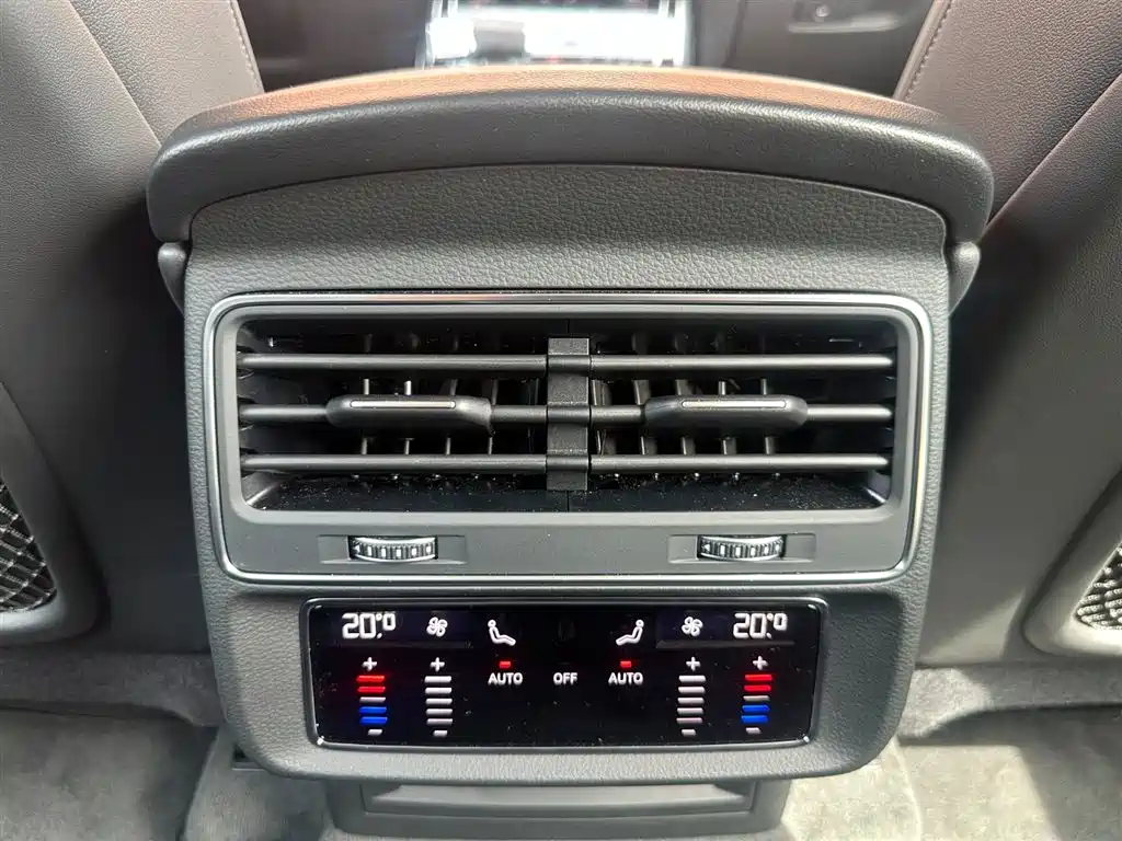Audi Q8 2025 — фото 15