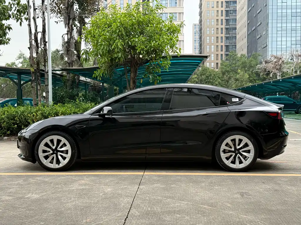 Tesla Model 3 2023 — фото 14