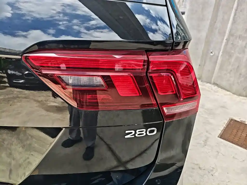 Volkswagen Tiguan L 2021 — фото 8