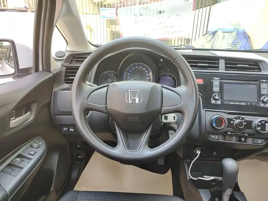 Honda Fit 2017 — фото 7