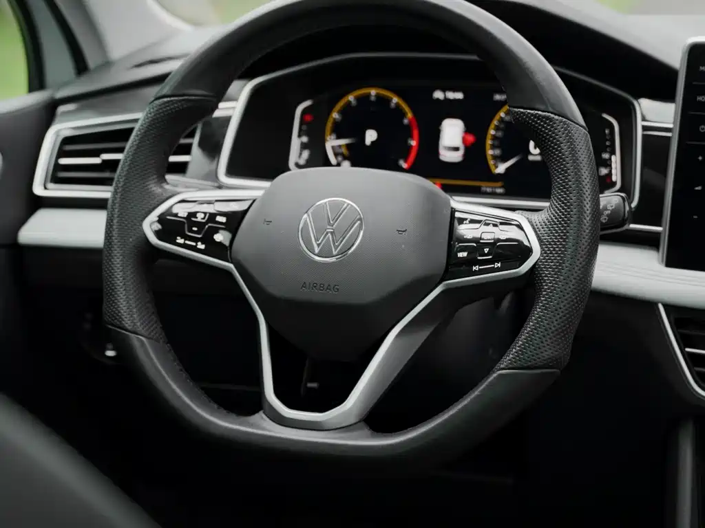 Volkswagen Tiguan L 2021 — фото 11