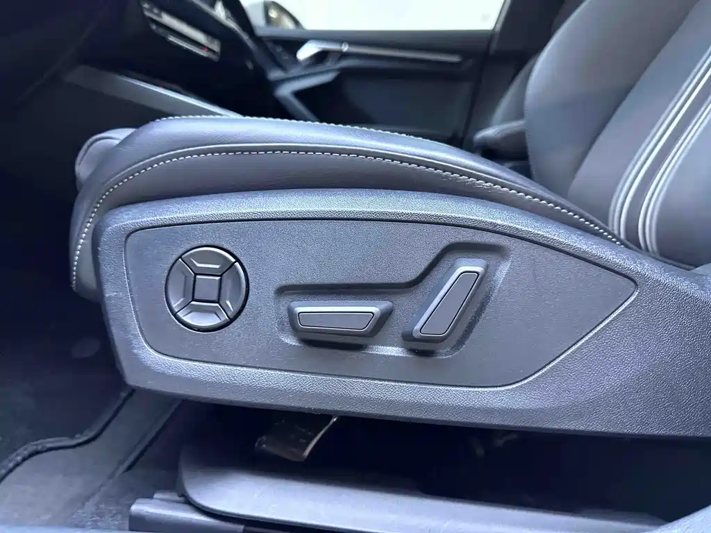 Audi A3 2023 — фото 19