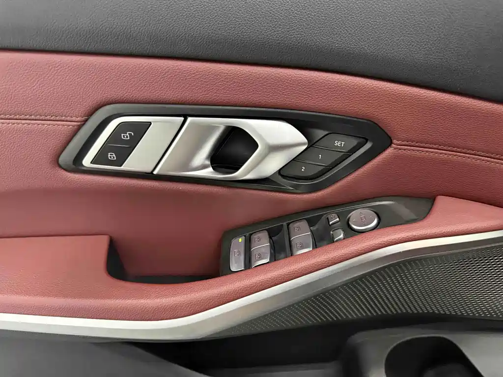 BMW 3 Series 2023 — фото 10