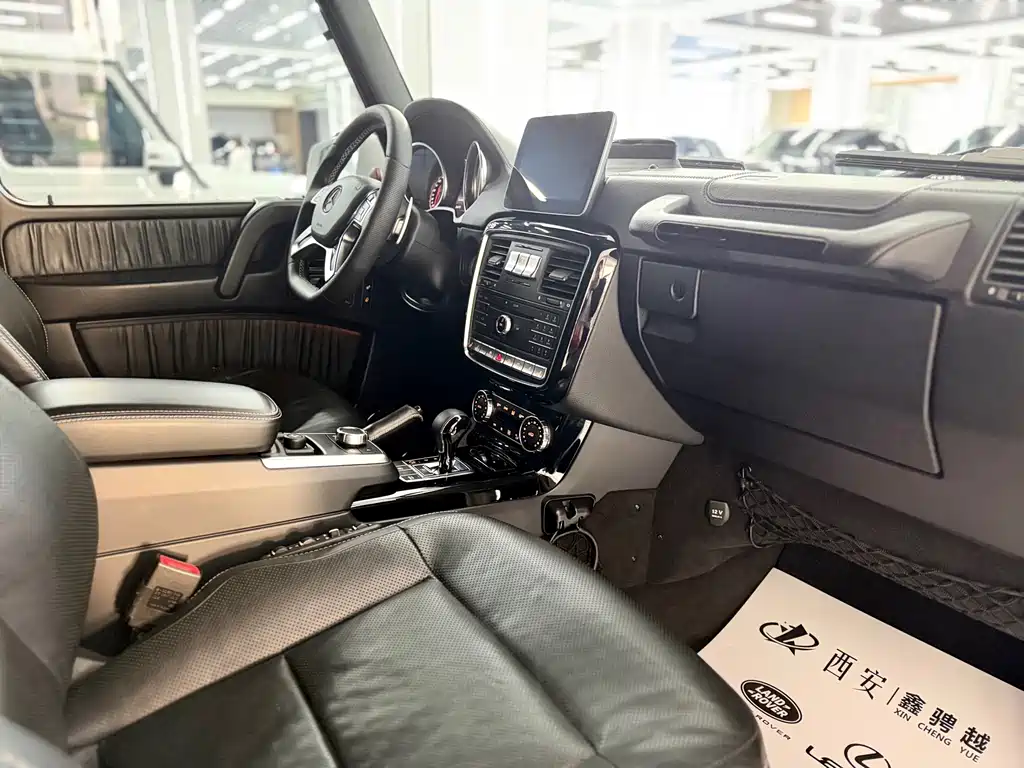 Mercedes-Benz G-Class 2018 — фото 16
