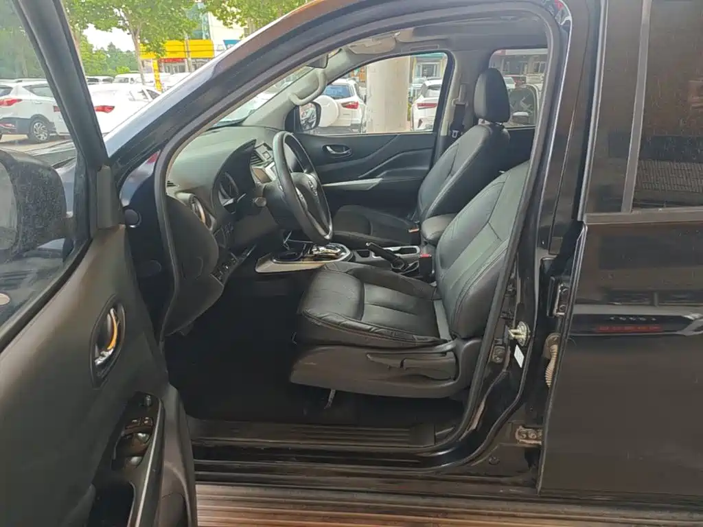 Nissan Terra 2018 — фото 15
