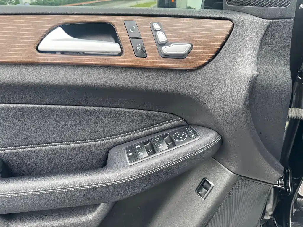 Mercedes-Benz GLE 2018 — фото 19