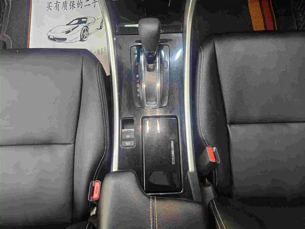 Honda Accord 2018 — фото 10