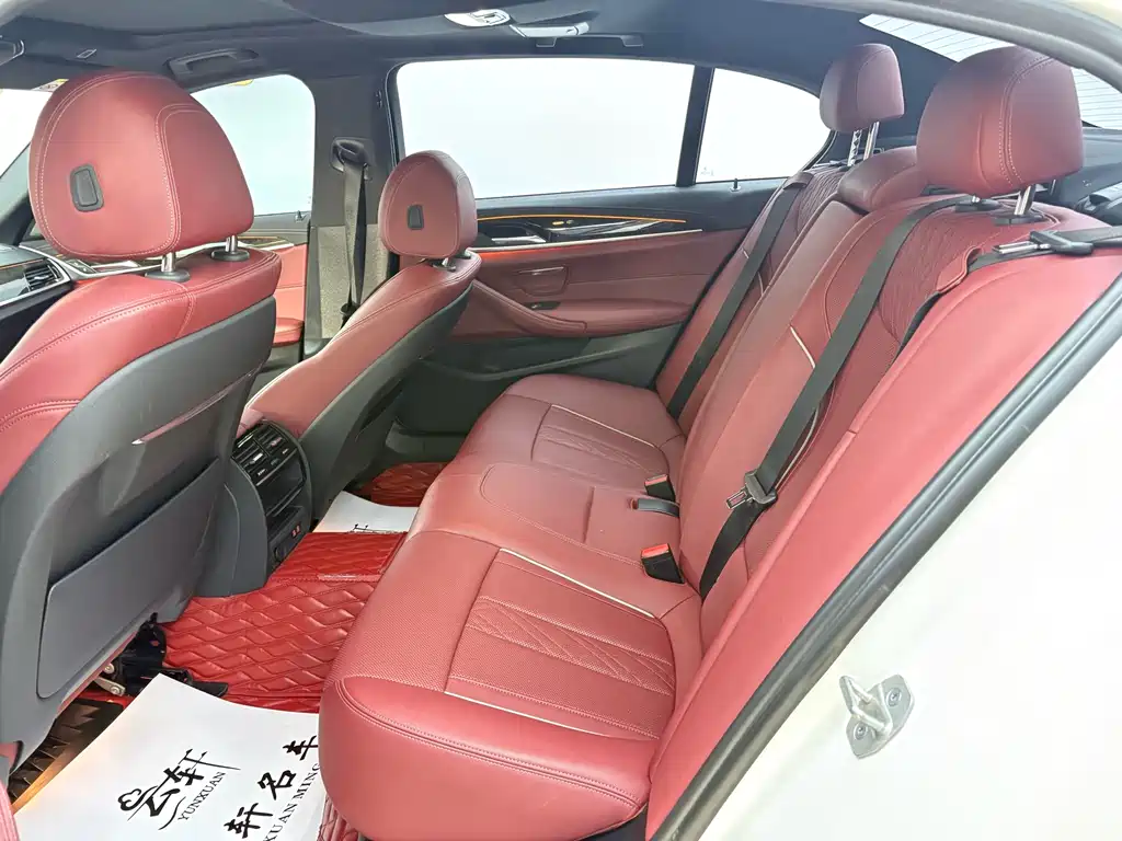 BMW 5 Series 2022 — фото 16
