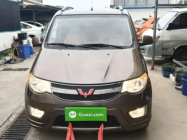 Wuling Hongguang 2018