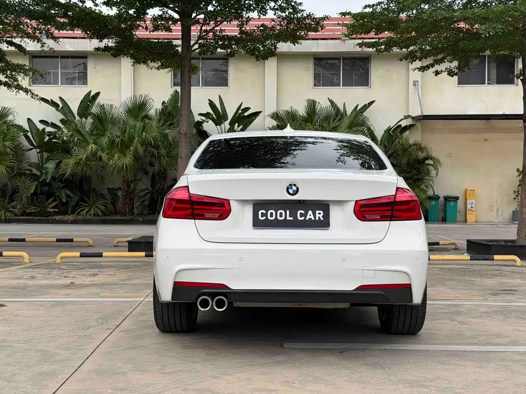 BMW 3 Series 2018 — фото 12