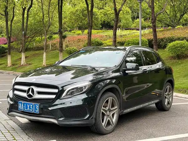 Mercedes-Benz GLA 2015