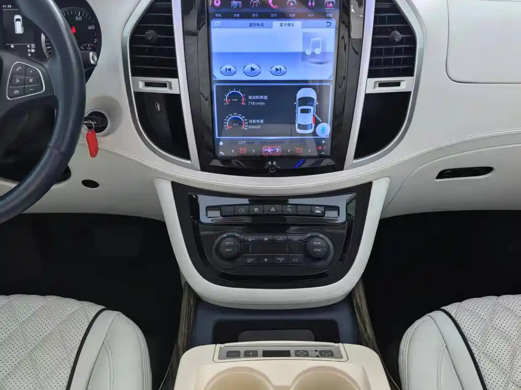 Mercedes-Benz Vito 2018 — фото 19
